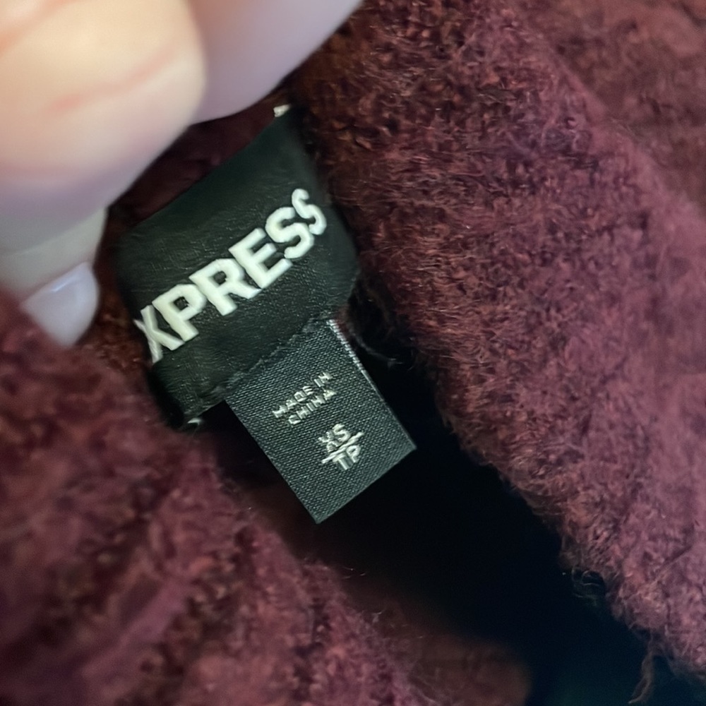 Express Sweater - Picture 3 of 4